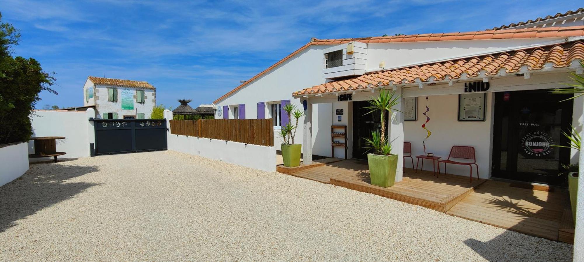 Aparthotel Logis Le Nid Du Pont De Gau Saintes-Maries-de-la-Mer Exteriér fotografie